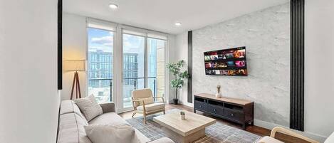 テレビ、書斎 / ワークスペース