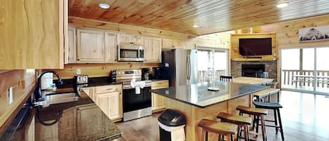 Studio (3 Bedrooms) | Property amenity