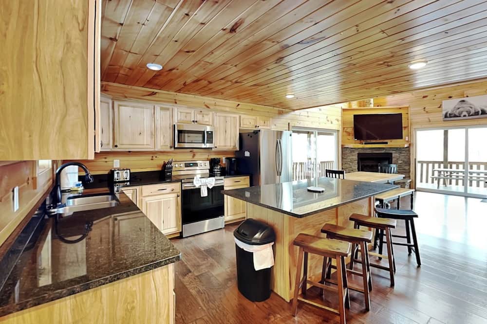 Rainbow Falls Retreat by Jackson Mountain Rentals