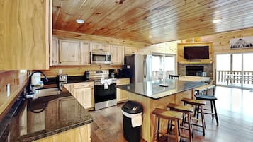 Estudio (3 Bedrooms) | Servicio de la propiedad