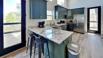 Studio (1 Bedroom) | Property amenity