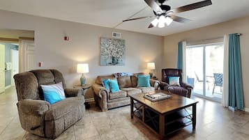 Condo (2 Bedrooms) | Property amenity