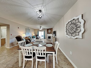 Condo (2 Bedrooms) | Property amenity