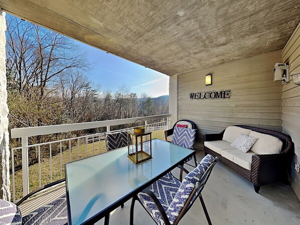 Condo (2 Bedrooms) | Outdoor dining
