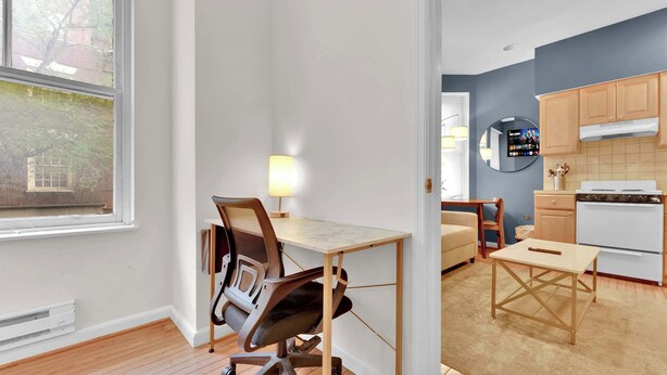 Unclassified image, 1 of 15, button - Cozy 2BR | Sleeps 12 | Steps to Rittenhouse Square (Philadelphia)