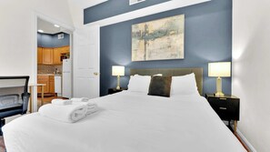 2 habitaciones, tabla de planchar con plancha, wifi y ropa de cama 