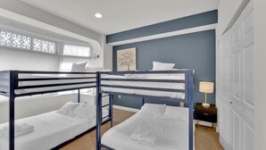 Unclassified image, 4 of 15, button - Cozy 2BR | Sleeps 12 | Steps to Rittenhouse Square (Philadelphia)