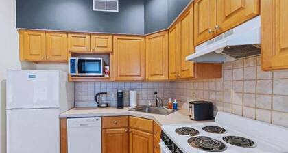 Spacious 2BR Gem | Prime Rittenhouse Area