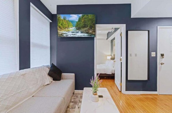 テレビ、書斎 / ワークスペース