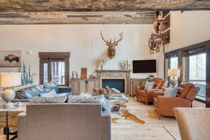 House (1 Bedroom) | Interior - Winterhaven Estate by Avantstay Sleeps 19 Guests Mountain Compound w/ Views, Firepit, Hot Tub (Winter Park)