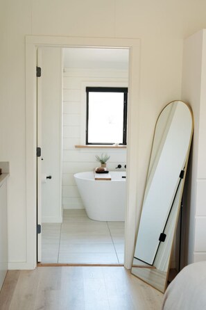 Hair dryer, towels - Luxurious, Riverside Chalet! Romantic Mountain Views (Buena Vista)