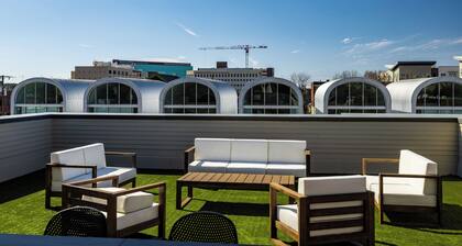Summer Rooftop Retreat in Historic Fort Worth
