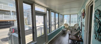 G St Inn Unit 7 Cozy 2-bedroom apartment in charming Hampton with AC, WiFi