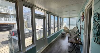 G St Inn Unit 7 Cozy 2-bedroom apartment in charming Hampton with AC, WiFi