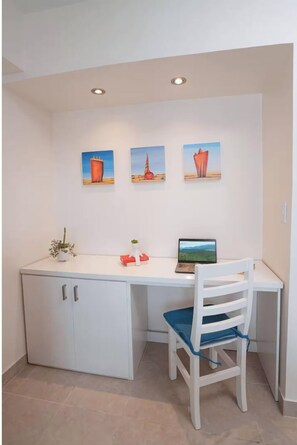 Comfort Apartment, Balcony | Living area