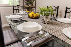 House, Patio, Courtyard View | Dining room