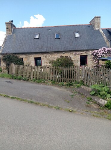 Maison de bord de mer .  Vue mer .Sur le GR 34 à 8 minutes de deux plages , "