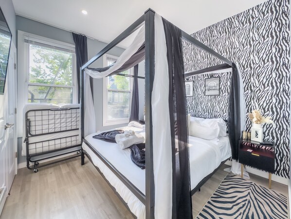 2 bedrooms, iron/ironing board, free WiFi, bed sheets