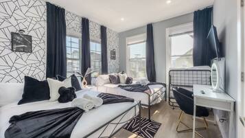 2 bedrooms, iron/ironing board, free WiFi, bed sheets