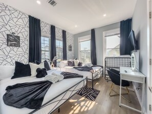 2 habitaciones, tabla de planchar con plancha y wifi gratis 