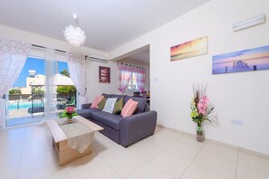 Room - Sunset Villa in Protaras (Paralimni)