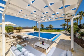 Villa - Royal Beachfront Villa (Paralimni)