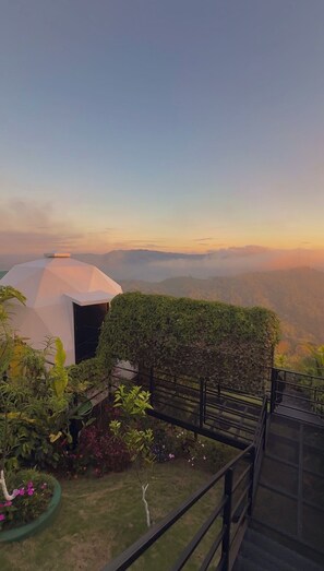 Terrace/patio - Boho Dome Retreat Mountain Views, Proyector and Private Fire Pit (Perez Zeledon)