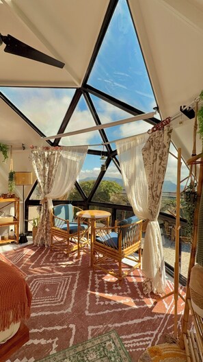 Interior - Boho Dome Retreat Mountain Views, Proyector and Private Fire Pit (Perez Zeledon)