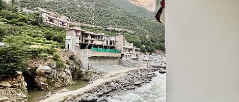 Habitación Deluxe, balcón, vista a la montaña | Vista del balcón