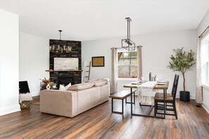 TV, fireplace, stereo