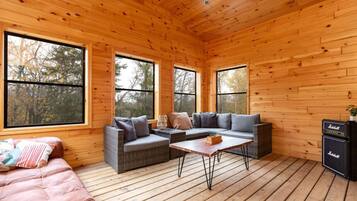 TV, fireplace, stereo