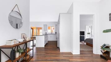 6 bedrooms, iron/ironing board, WiFi, bed sheets