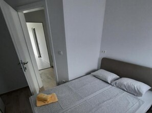 2 chambres, fer et planche à repasser, accès Internet, draps fournis