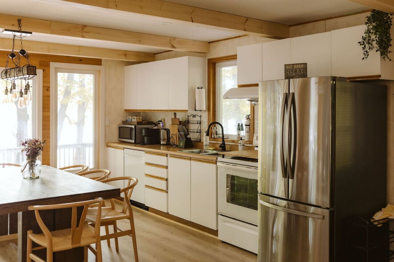 Réfrigérateur, micro-ondes, four, lave-vaisselle