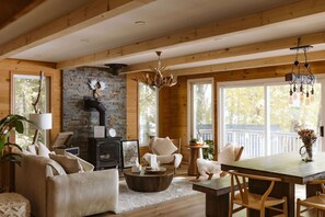 Interior - Fox Den|Sauna|BBQ|LakeAccess|PrivateBeach|Firepit (Huntsville)