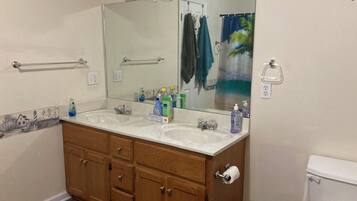 Towels, soap, toilet paper