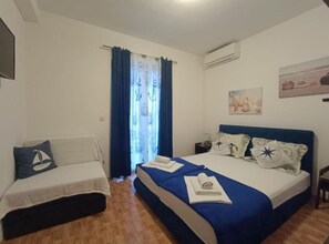 2 chambres, fer et planche à repasser, Wi-Fi, draps fournis