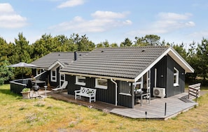 Exterior - Amazing home in Sæby with sauna (Sæby)