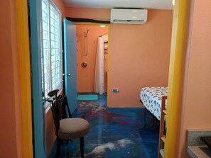 1 chambre, fer et planche à repasser, lit parapluie, Wi-Fi gratuit