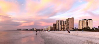 Stunning waterfront home dog and boat friendly close to pristine beaches