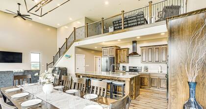 2 Mi to Lewis and Clark Lake: Spacious Getaway