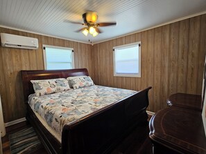 2 slaapkamers, een strijkplank/strijkijzer, wifi, beddengoed