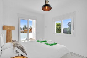 6 bedrooms, iron/ironing board, free WiFi, bed sheets