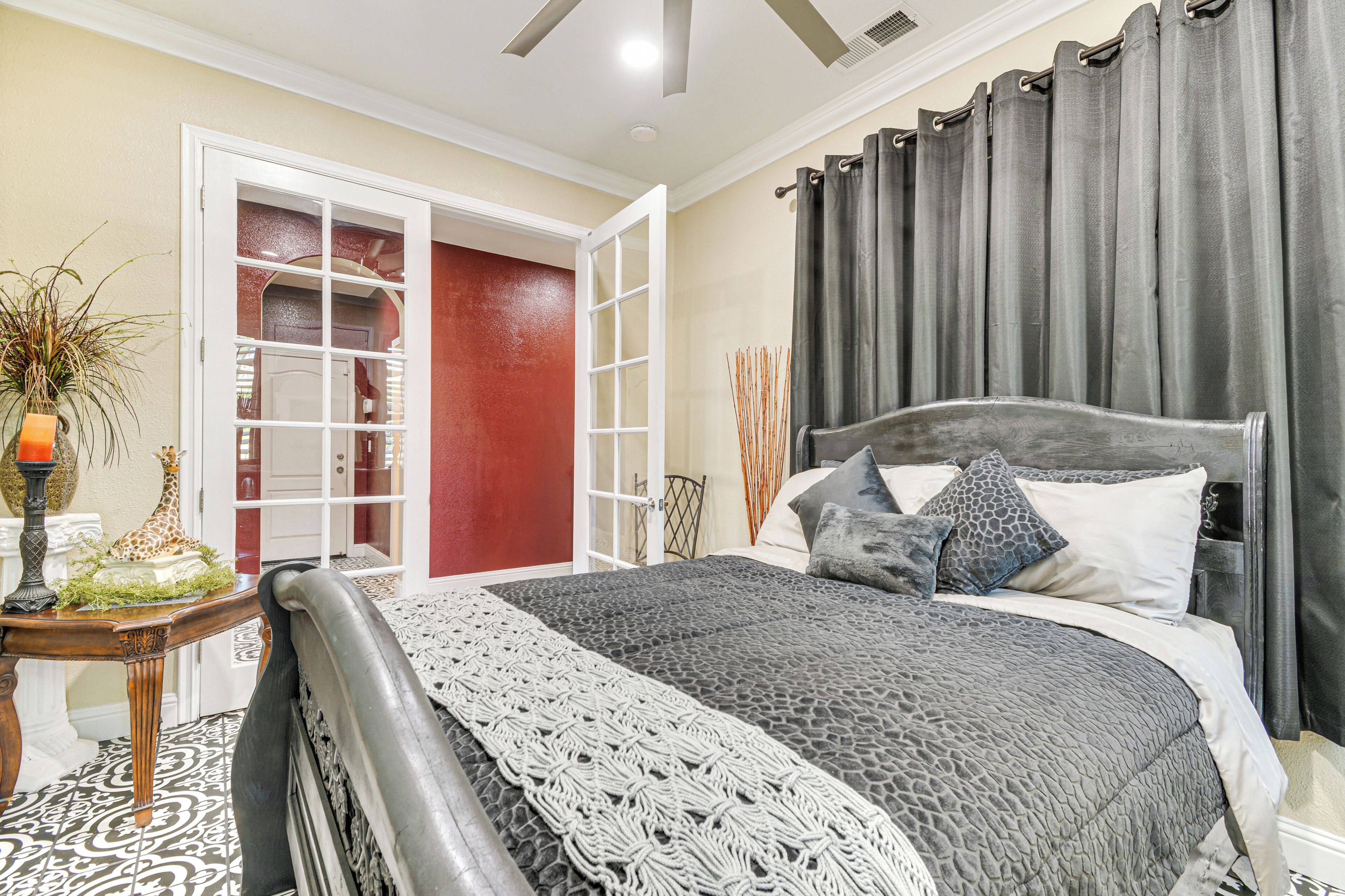 1 quarto, acesso à internet, roupa de cama