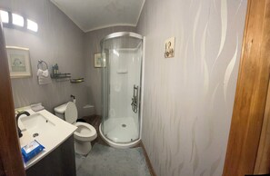 淋浴設備、風筒、提供毛巾、番梘