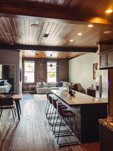 Spacious Luxury Condo in the Heart of Downtown Hammond!