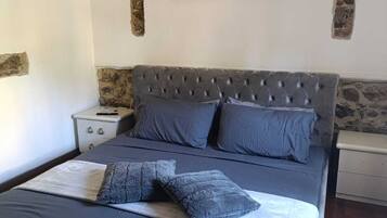 2 dormitorios, tabla de planchar con plancha, wifi gratis y ropa de cama
