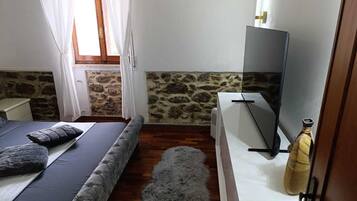 2 camere, ferro/asse da stiro, Wi-Fi gratuito, lenzuola