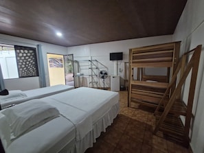 Caja de seguridad en la habitación, escritorio y wifi gratis