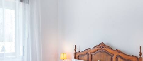 4 dormitorios, tabla de planchar con plancha, wifi gratis y ropa de cama